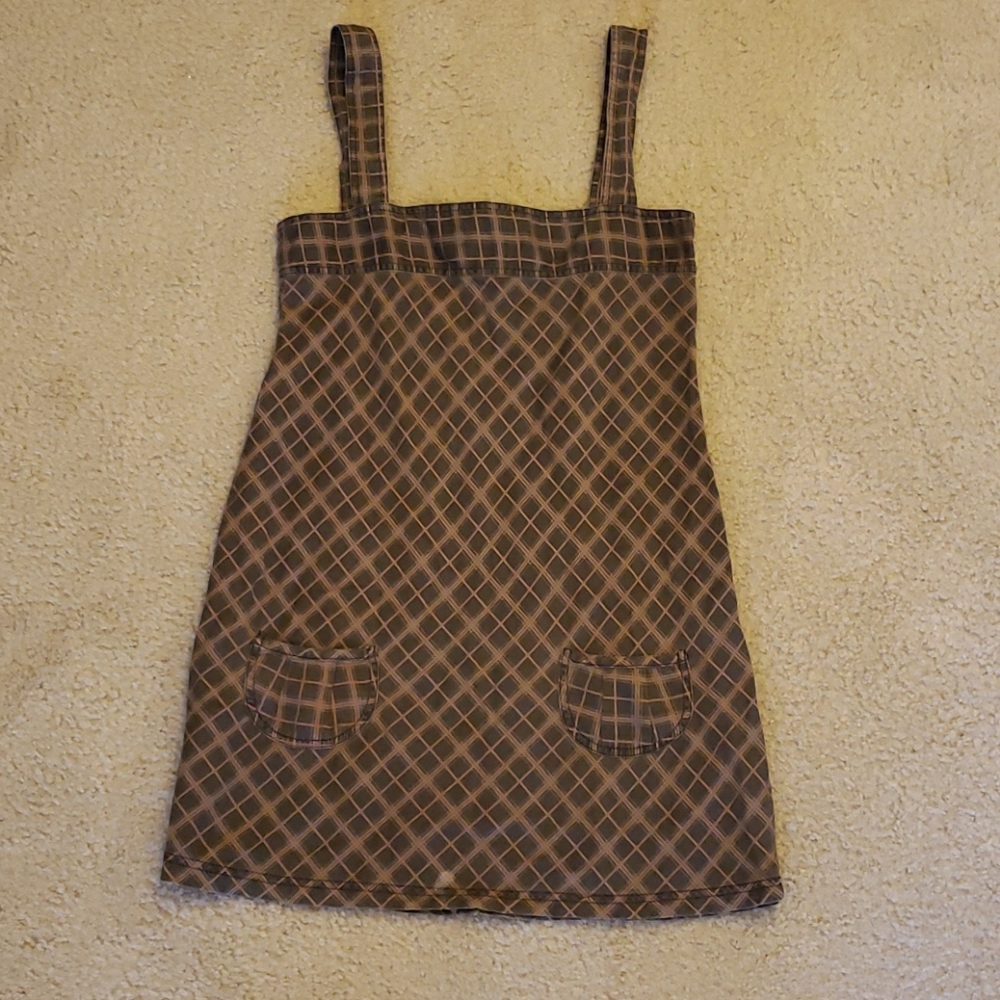 Dress (overall type)